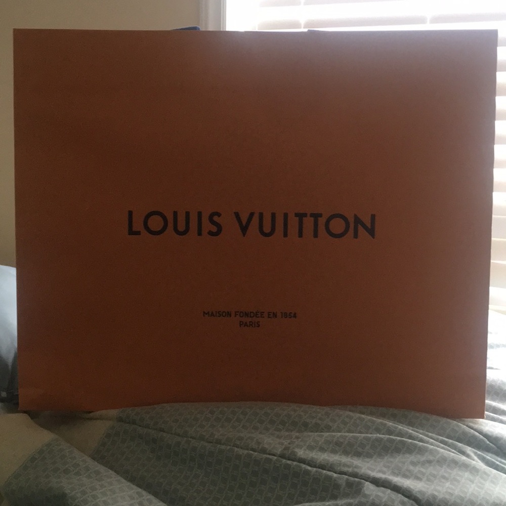 Large Louis Vuitton shopping bag